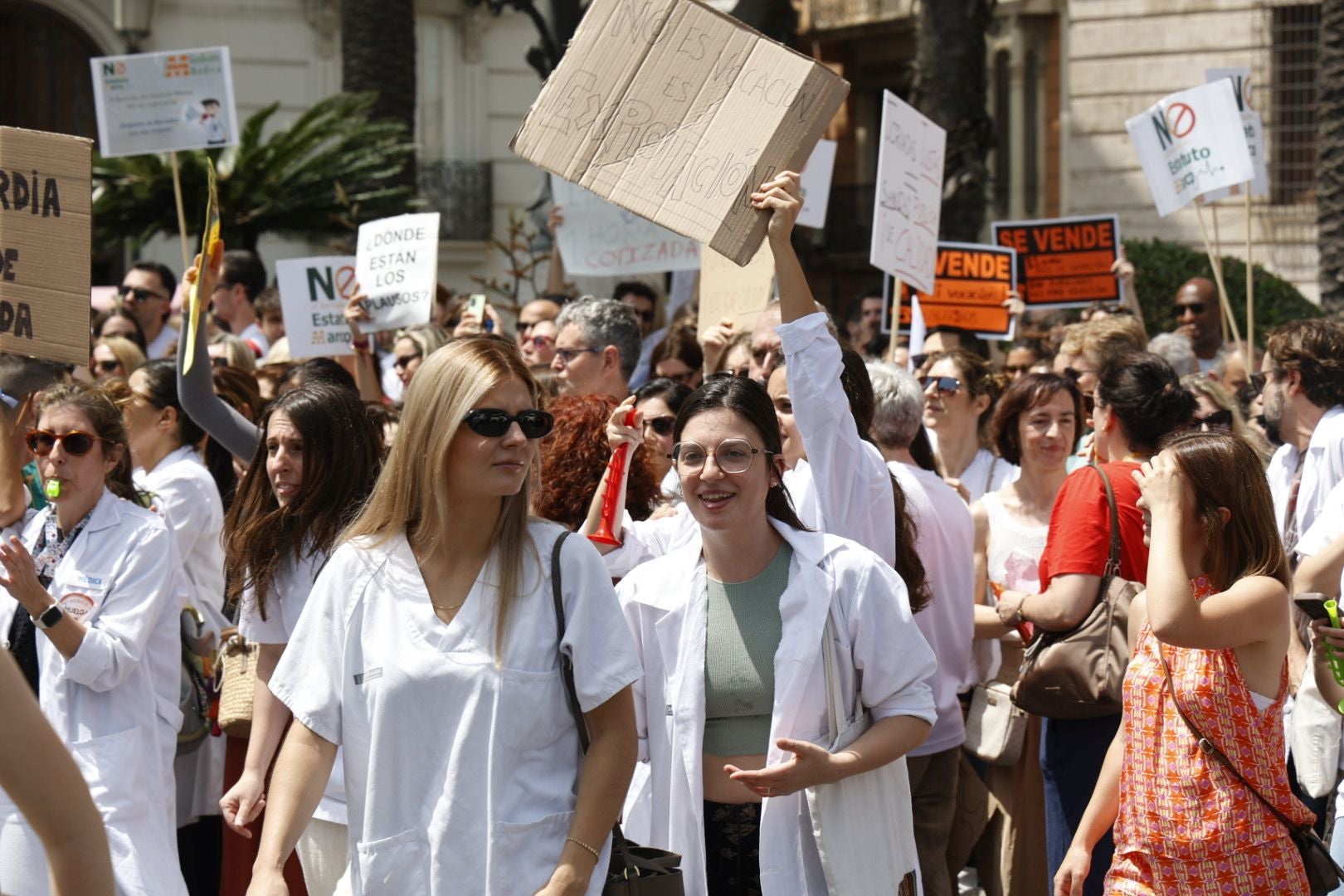 FOTOS | Protesta de los médicos en Valencia