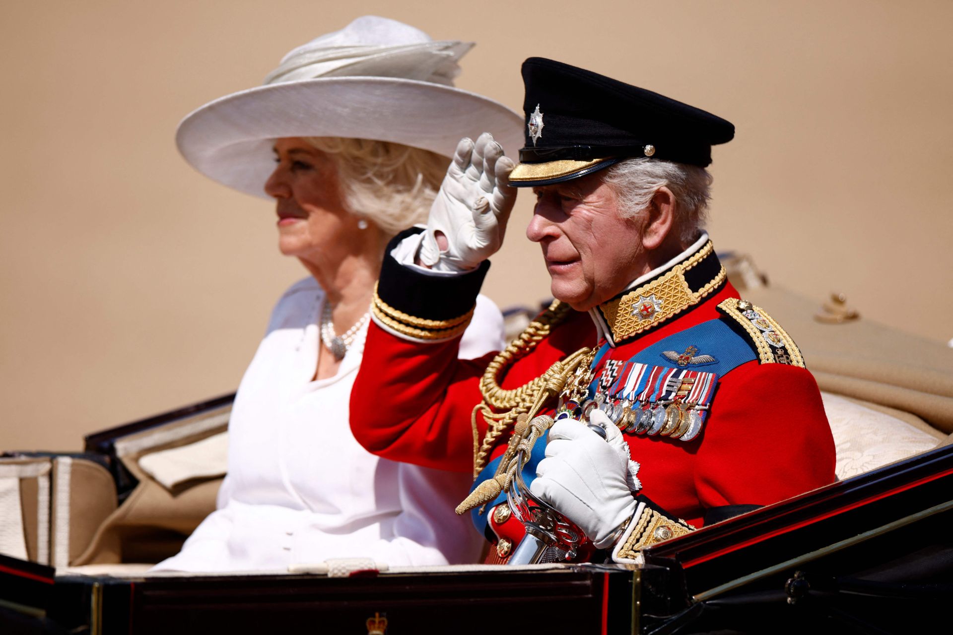 Kate Middleton deslumbra en su vuelta al desfile más colorido del Reino Unido