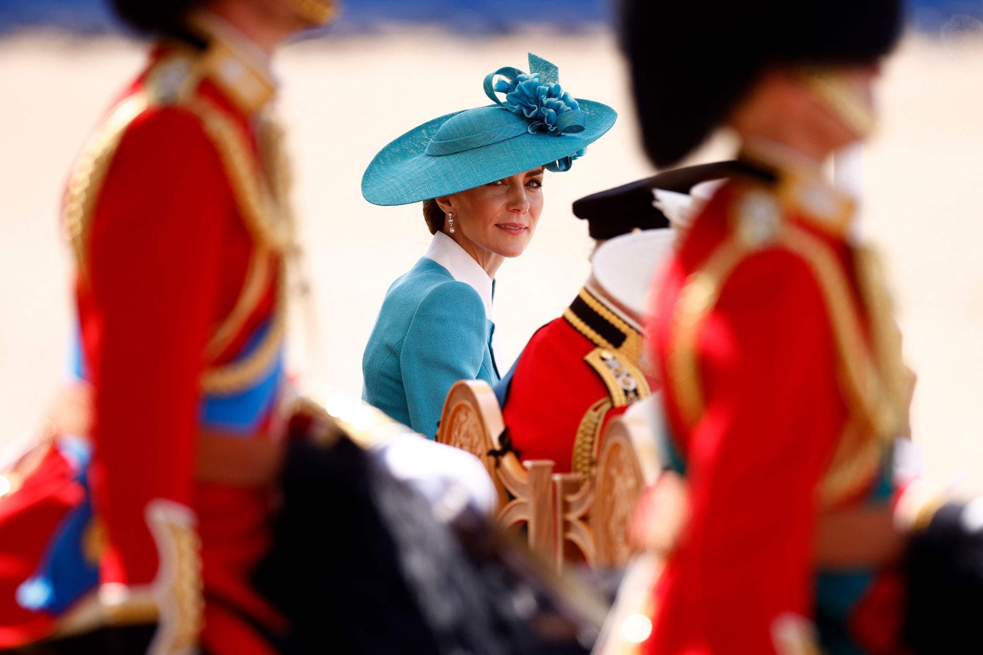 Kate Middleton deslumbra en su vuelta al desfile más colorido del Reino Unido