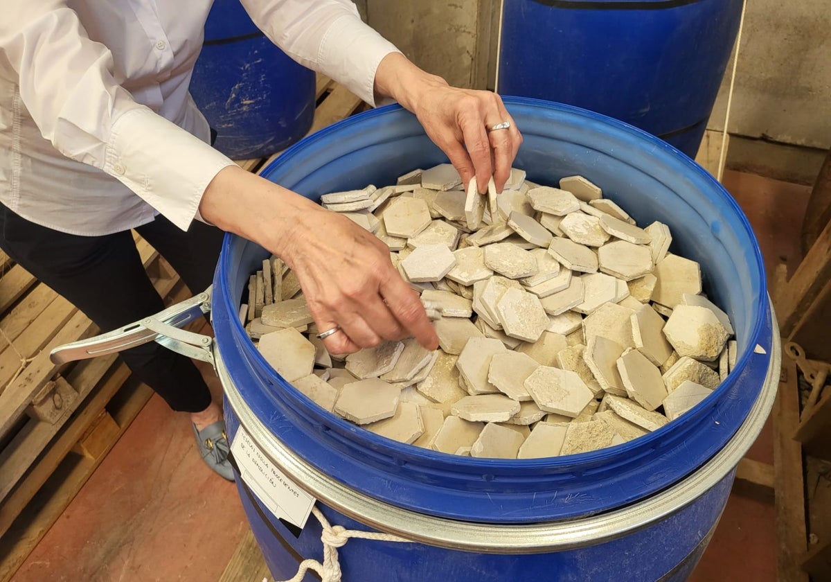 Teselas hexagonales Nolla que estaban en el área Infantil, Maternidad y Laboratorios del antiguo hospital La Fe de Valencia.