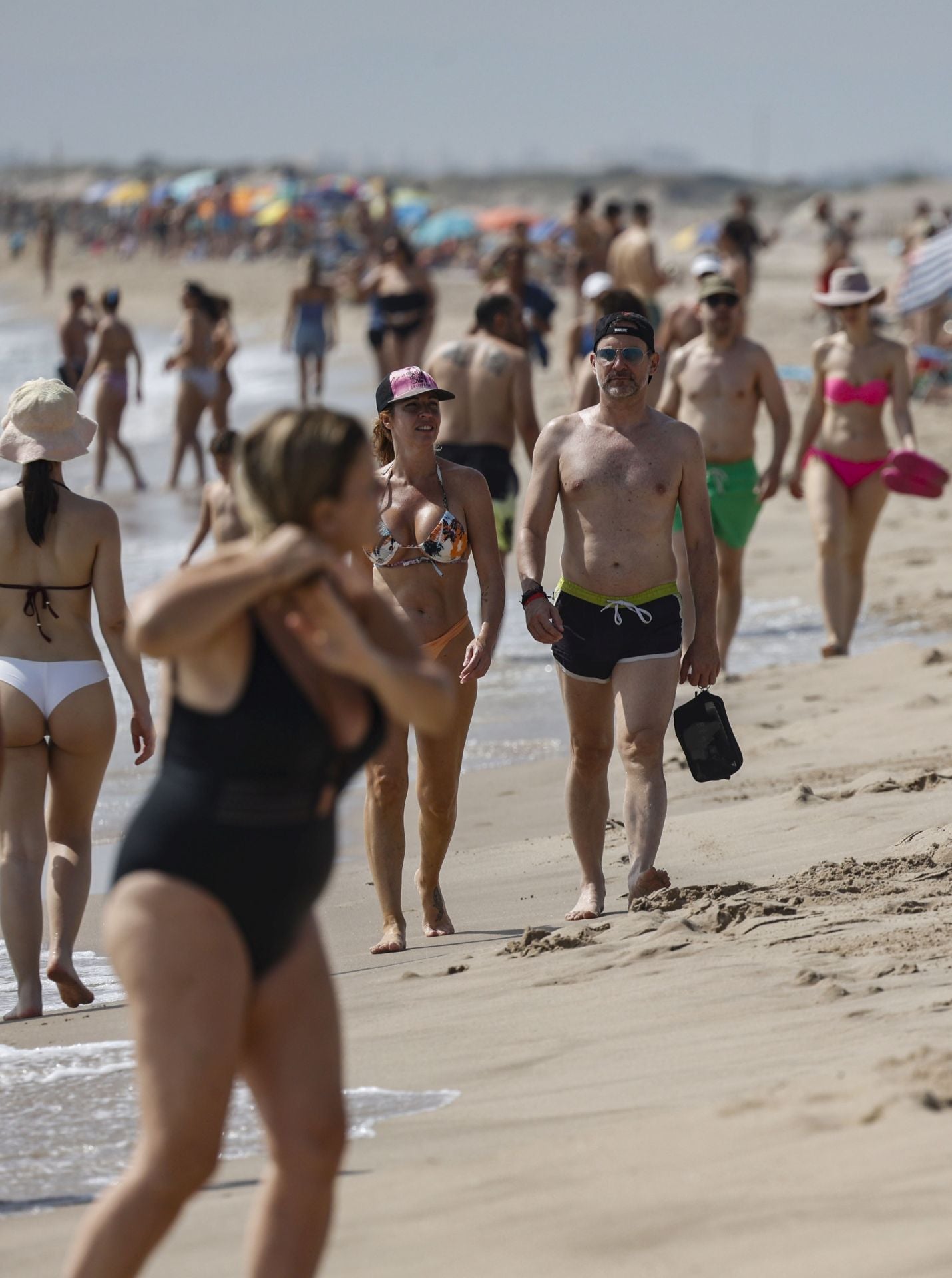 Fotos del estado de la playa de El Saler tras las labores de limpieza de residuos de la dana
