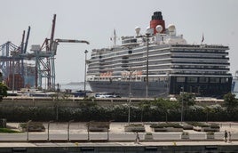 El Queen Victoria, este domigo, en La Marina de Valencia