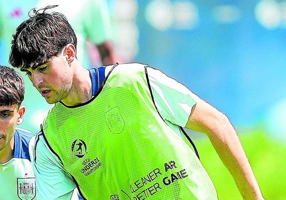 Javi Guerra, con España sub-21.