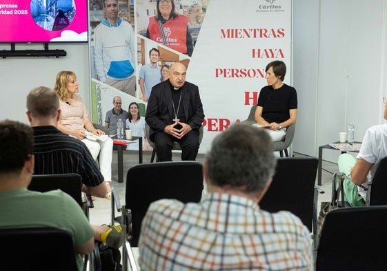 Belén Lado, Enrique Benavent y Aurora Aranda en la presentación de la memoria.