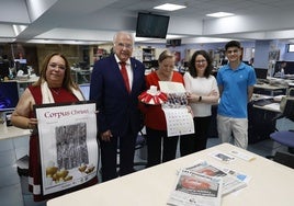 Amics del Corpus durante su visita a la redacción de LAS PROVINCIAS.