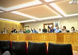 Votación del presupuesto municipal, este martes en Chiva.
