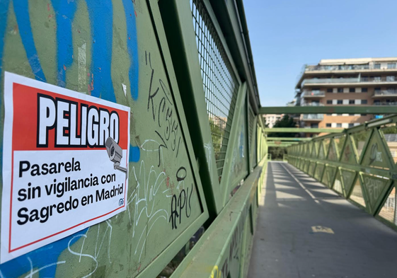 Pasarela sin vigilancia en Paterna.