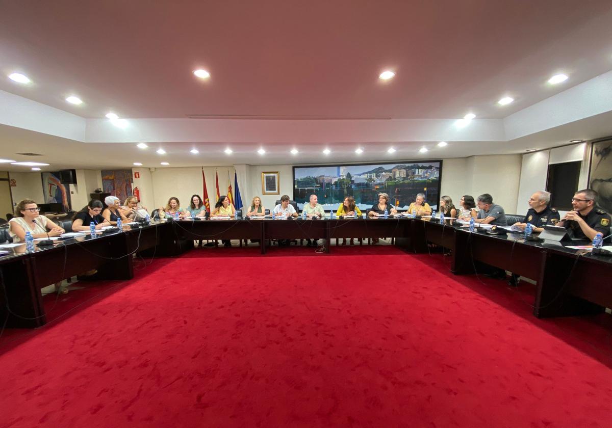 Mesa multidisciplinar en materia de violencia de género en Alzira.