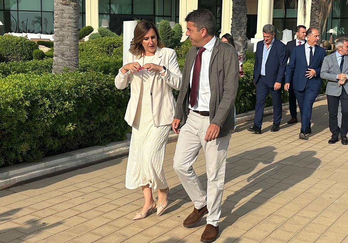 María José Catalá y Carlos Mazón este martes a su llegada al desayuno informativo de Nueva Economía Fórum.