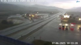 Situación de la A-35 esta tarde en La Font de la Figuera desde la cámara de la DGT.
