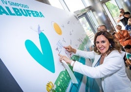 Catalá, tras firmar en el panel del simposio de LAS PROVINCIAS sobre la Albufera.