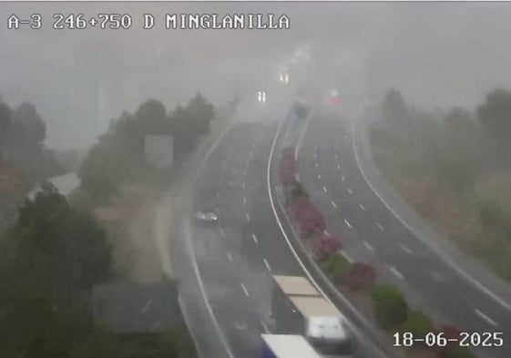 Lluvia en la A3 a la altura de Minglanilla.