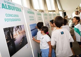 Los más pequeños dibujan una laguna con vistas al futuro