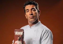 Arturo Valls posa con su producto.