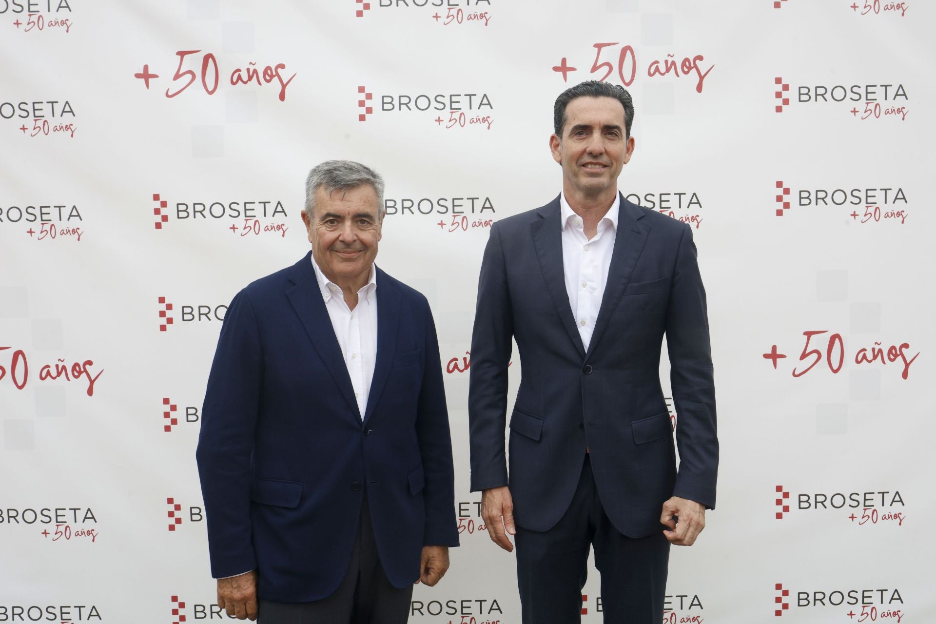 Gonzalo Zarranz, presidente del consejo de administración de LAS PROVINCIAS, y Francisco Segura, director general del Grupo Segura,