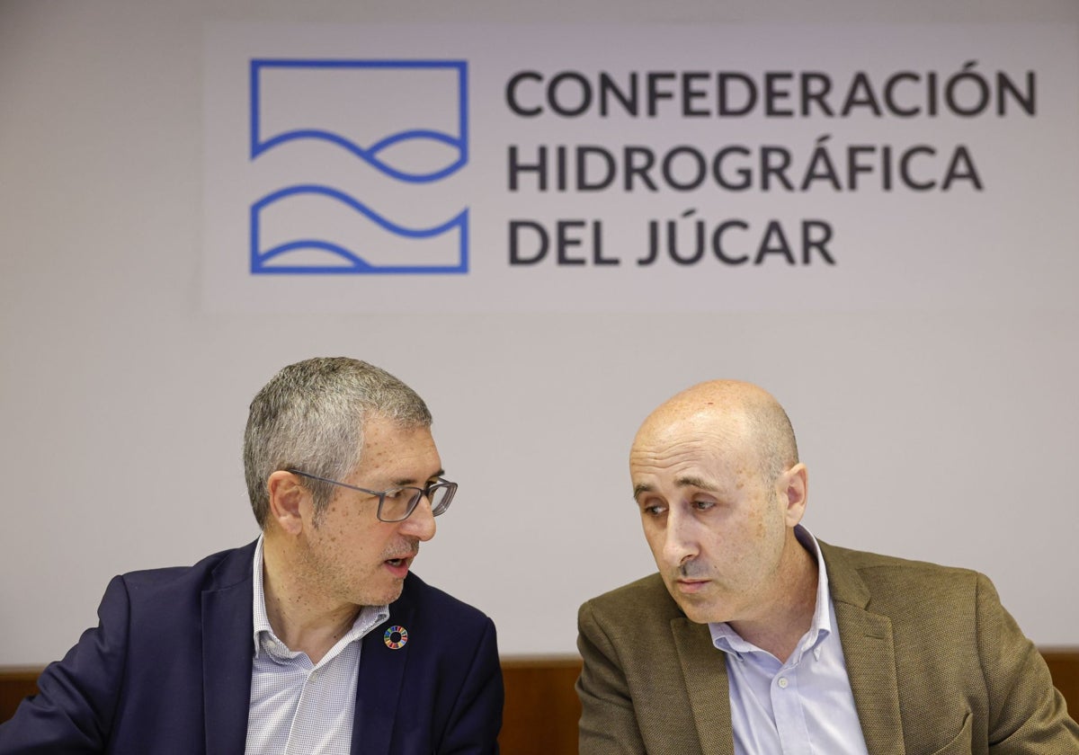 Hugo Morán (izquierda) junto a Miguel Polo, durante la presentación del plan.