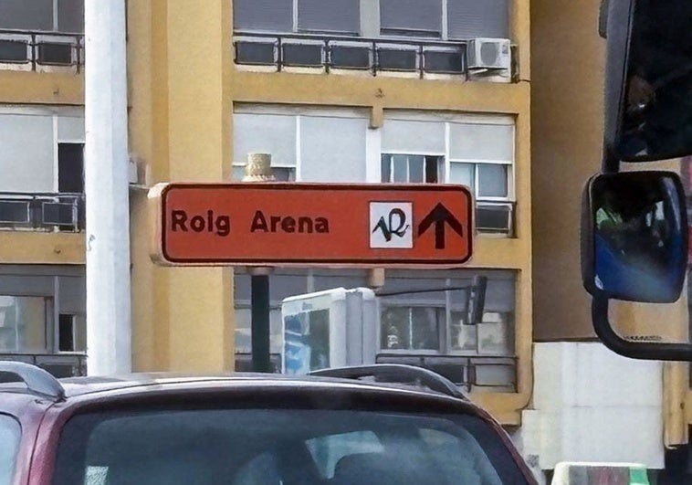 Una de la señales informativas en una calle de Valencia.