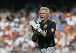 Cañizares en uno de sus últimos partidos con el Valencia.