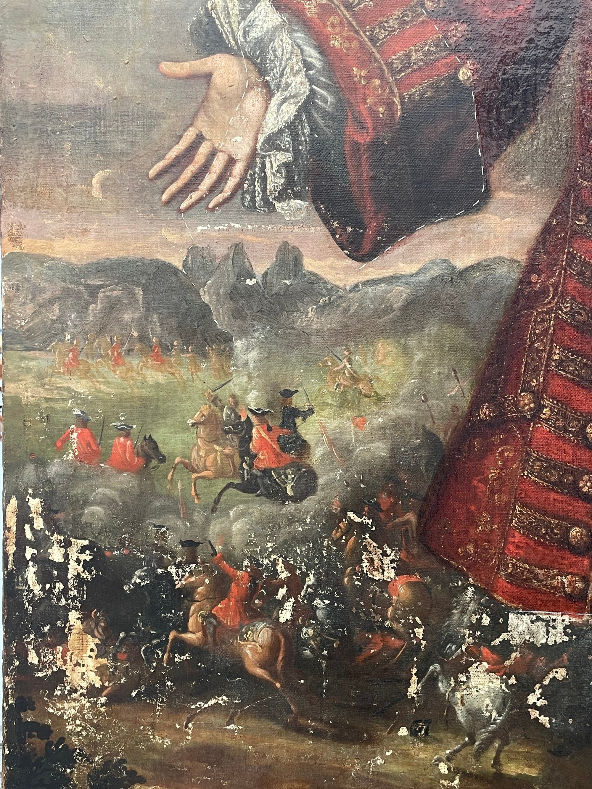 Arriba, detalles de los restos pictóricos hallados. Abajo, el cuadro ya colgado en el Museo de Bellas Artes, con los repesentantes municipales.