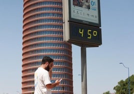 Termómetros en Sevilla, en una imagen de archivo.
