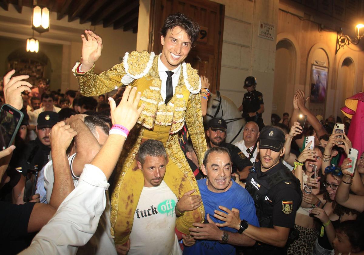 FOTOS | Toros en Alicante: Roca Rey, Manzanares y Navalón