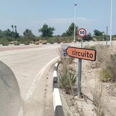 Desvío hacia el circuito de Cheste en la CV-378 que lleva directo al cauce del Poyo.