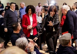 Cristina Mora, entre Diana Morant y Patxi López.