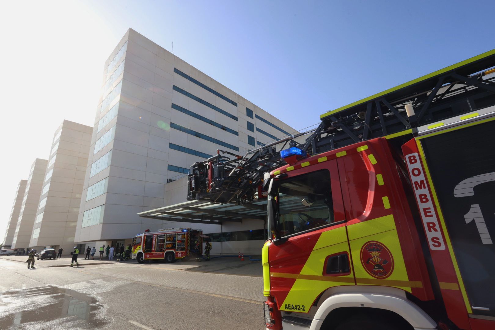 FOTOS | Incendio en el Hospital La Fe de Valencia