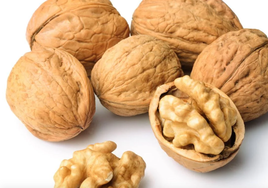 Comer nueces ayuda al cerebro y a mejorar la memoria, siempre y cuando lo hagas a esta hora del día