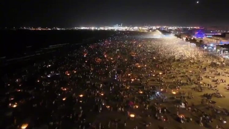 Las playas de Valencia recuperan la normalidad tras una noche de San Juan con 80.000 asistentes