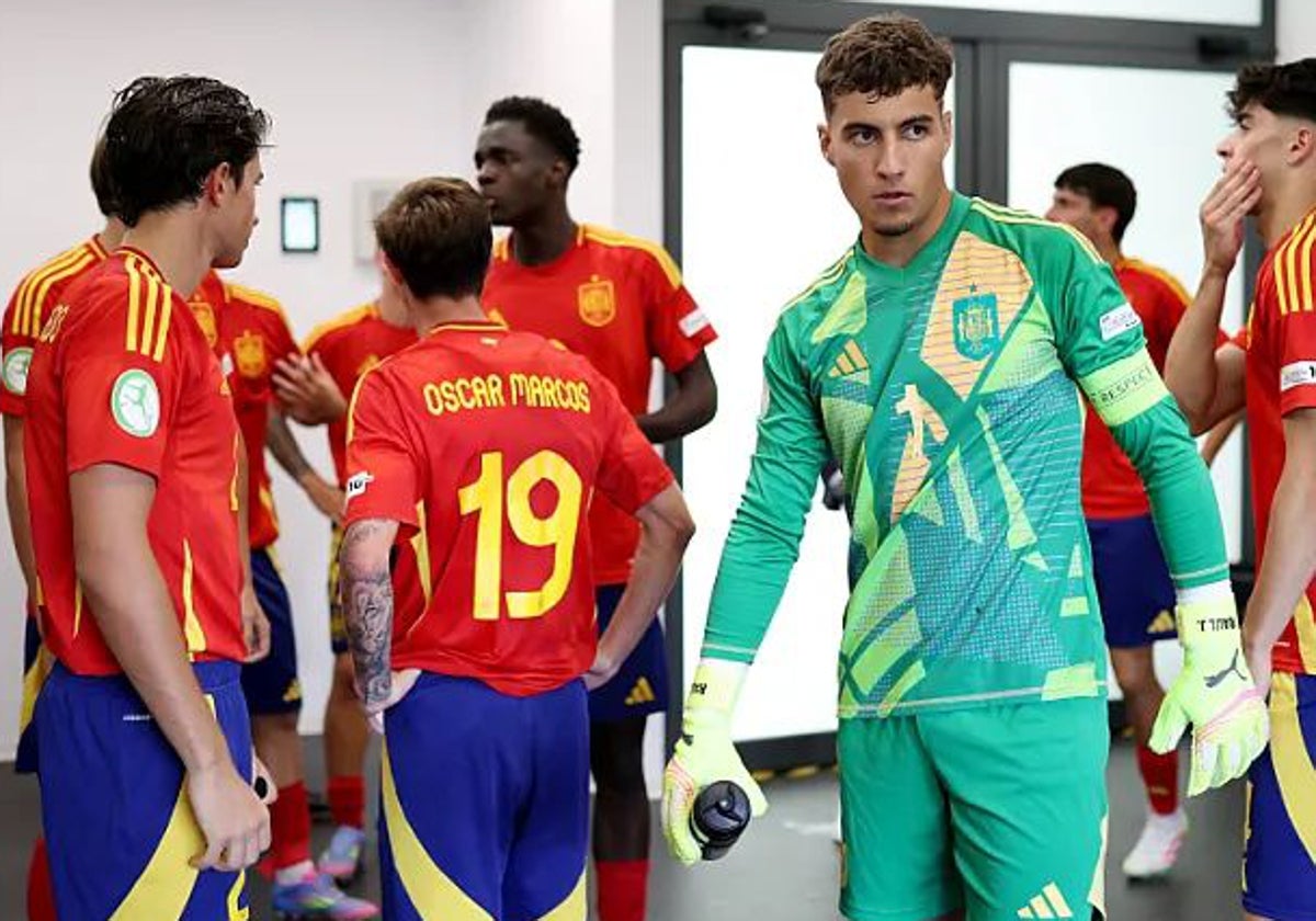 Raúl Jiménez, antes de disputar la semifinal ante Alemania.