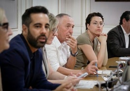 Aitana Mas (Iniciativa) y Joan Baldoví (Mes) en la Junta de Portavoces de este miércoles en Les Corts.