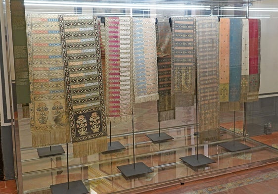 Piezas textiles que se exhiben en el Museo de la Seda.