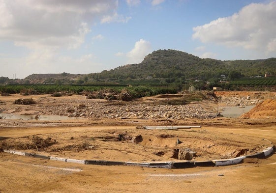 Zona colmatada de sedimentos en un tramo de l'Horteta.