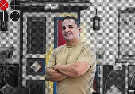 Héctor Betancur en el restaurante Delicias El Paisa