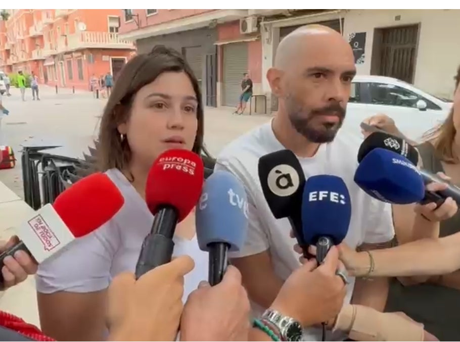 El hermano de Alejandra: «Mi madre ha escuchado que la ahogaba y ha intentado salvar al niño»