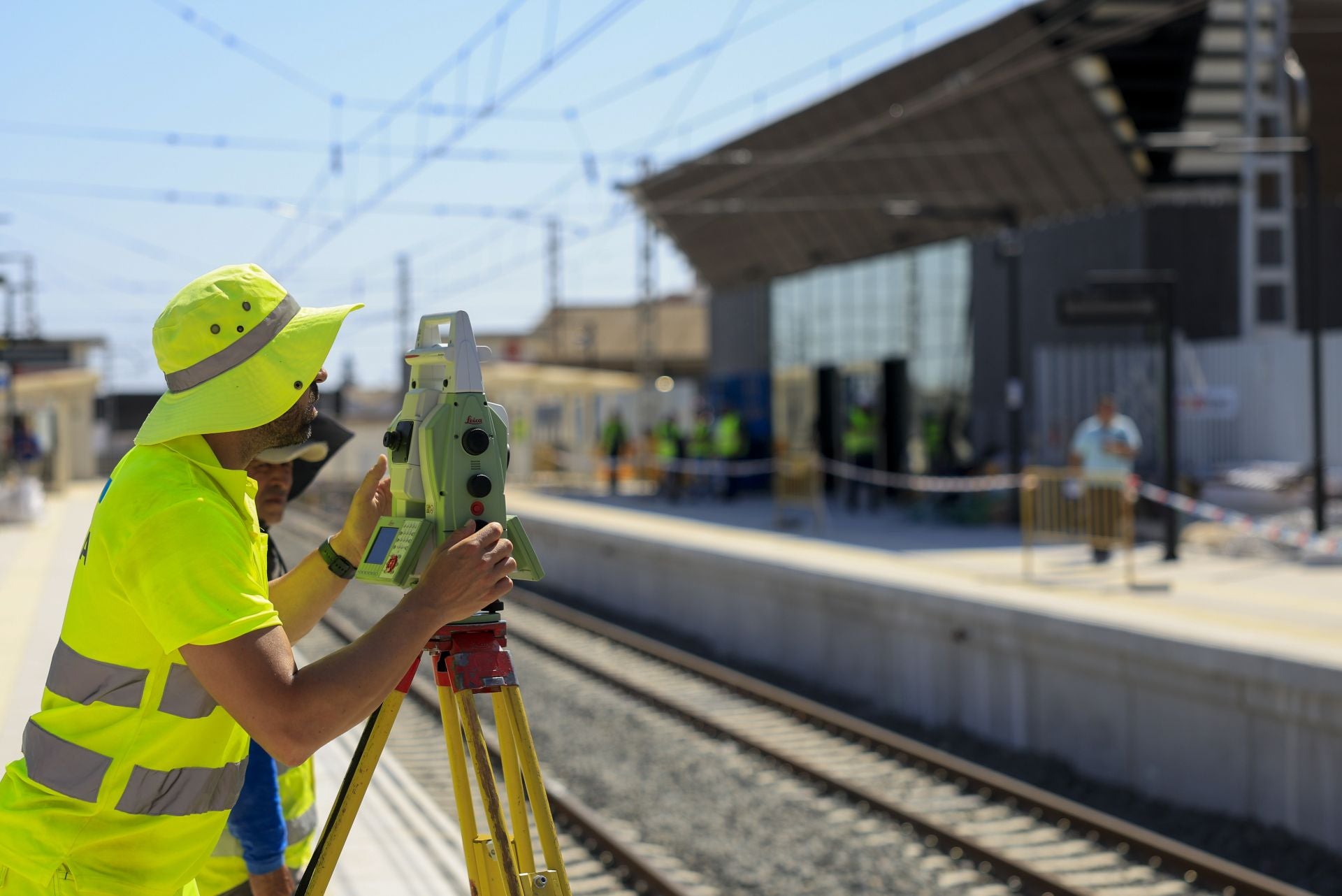 Fotos de la visita a las obras de la estación de Paiporta este jueves
