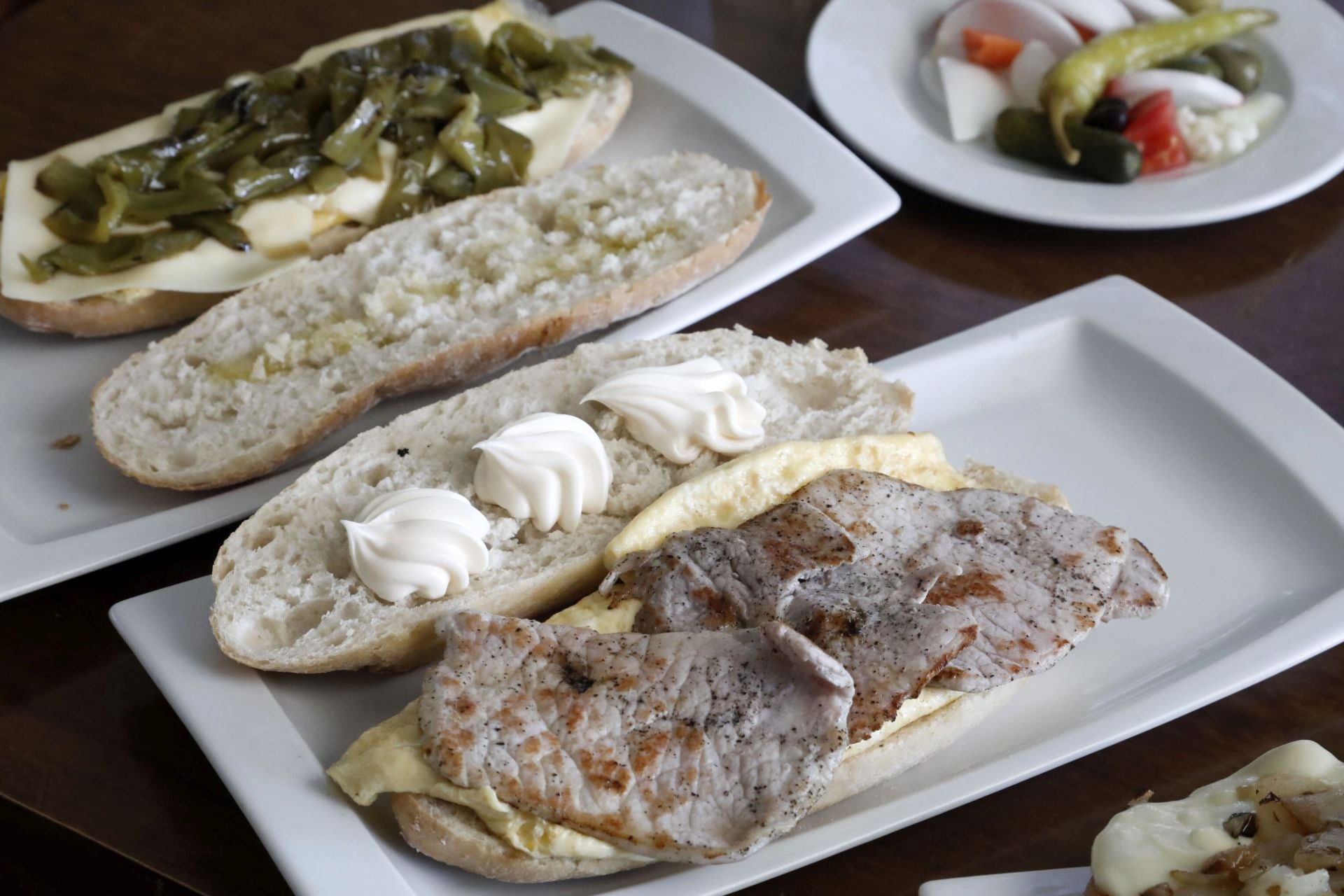 Imagen principal - Primera Línea de Dénia, terrazas con ambiente de chiringuito y servicio de restaurante