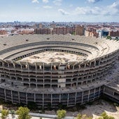 Exterior de las obras del nuevo Mestalla.