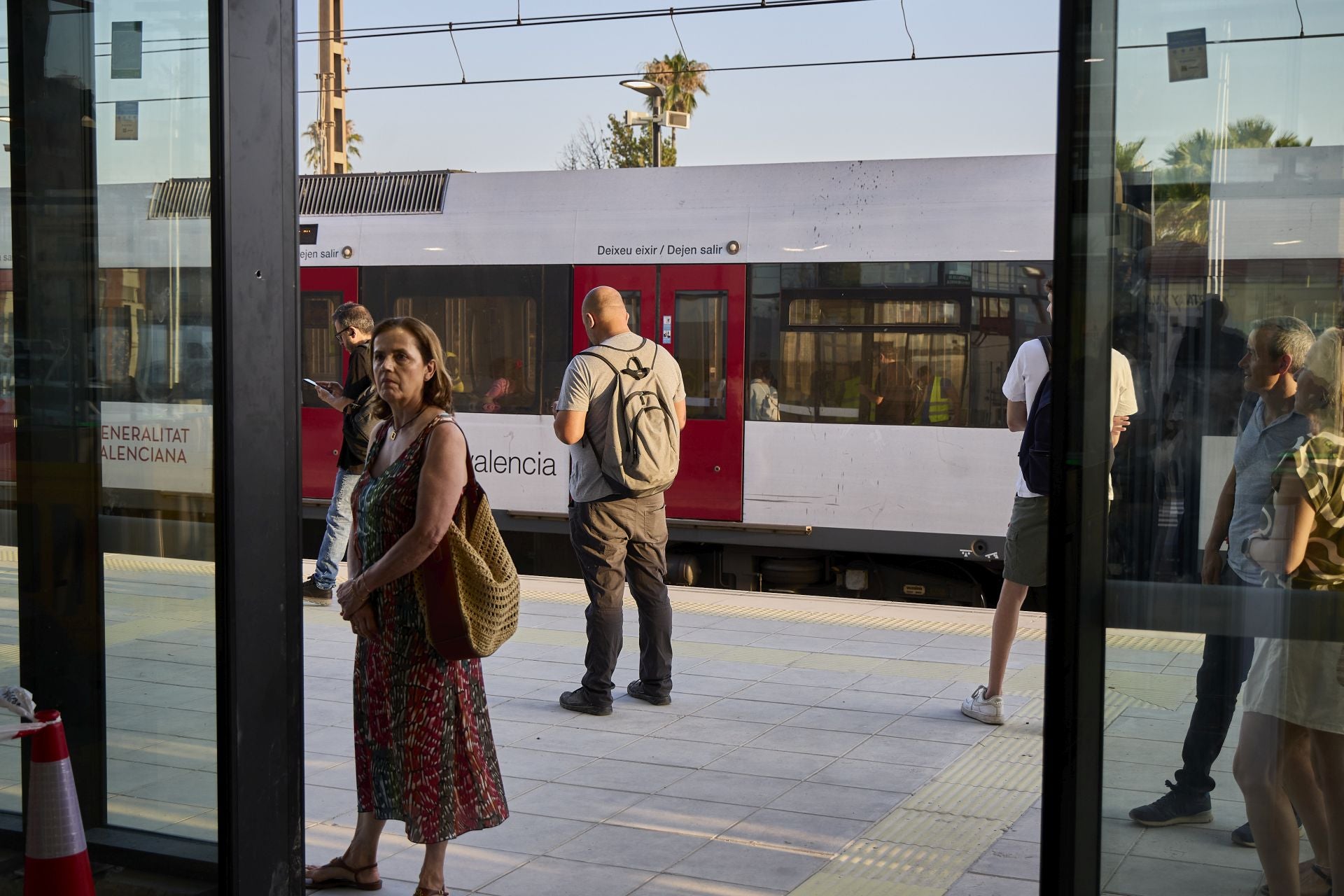 Todas las imágenes de apertura del metro en la zona cero de la dana