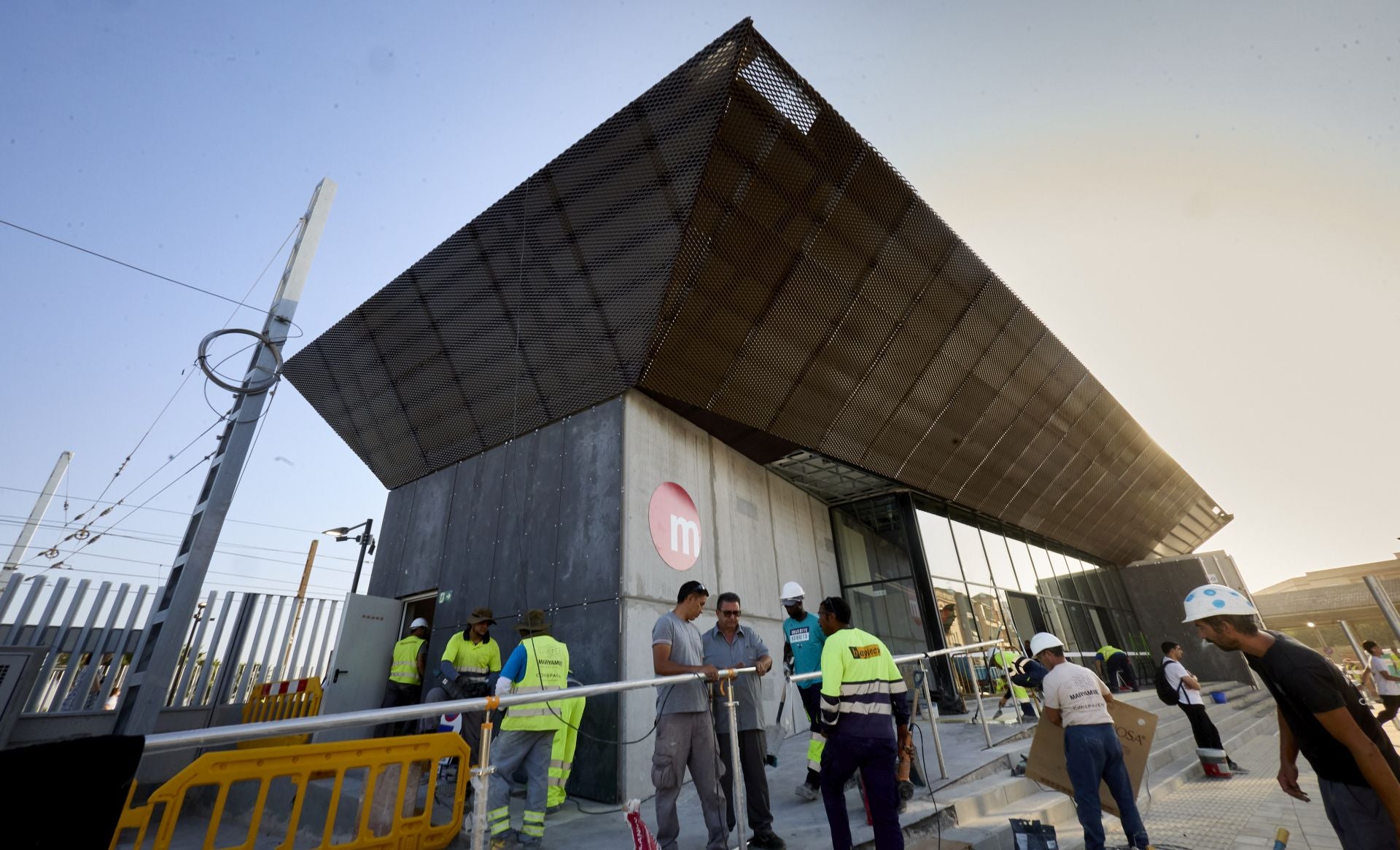 Todas las imágenes de apertura del metro en la zona cero de la dana