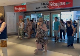 Las rebajas más internacionales arrancan en Valencia: la moda y el calzado, principales objetivos