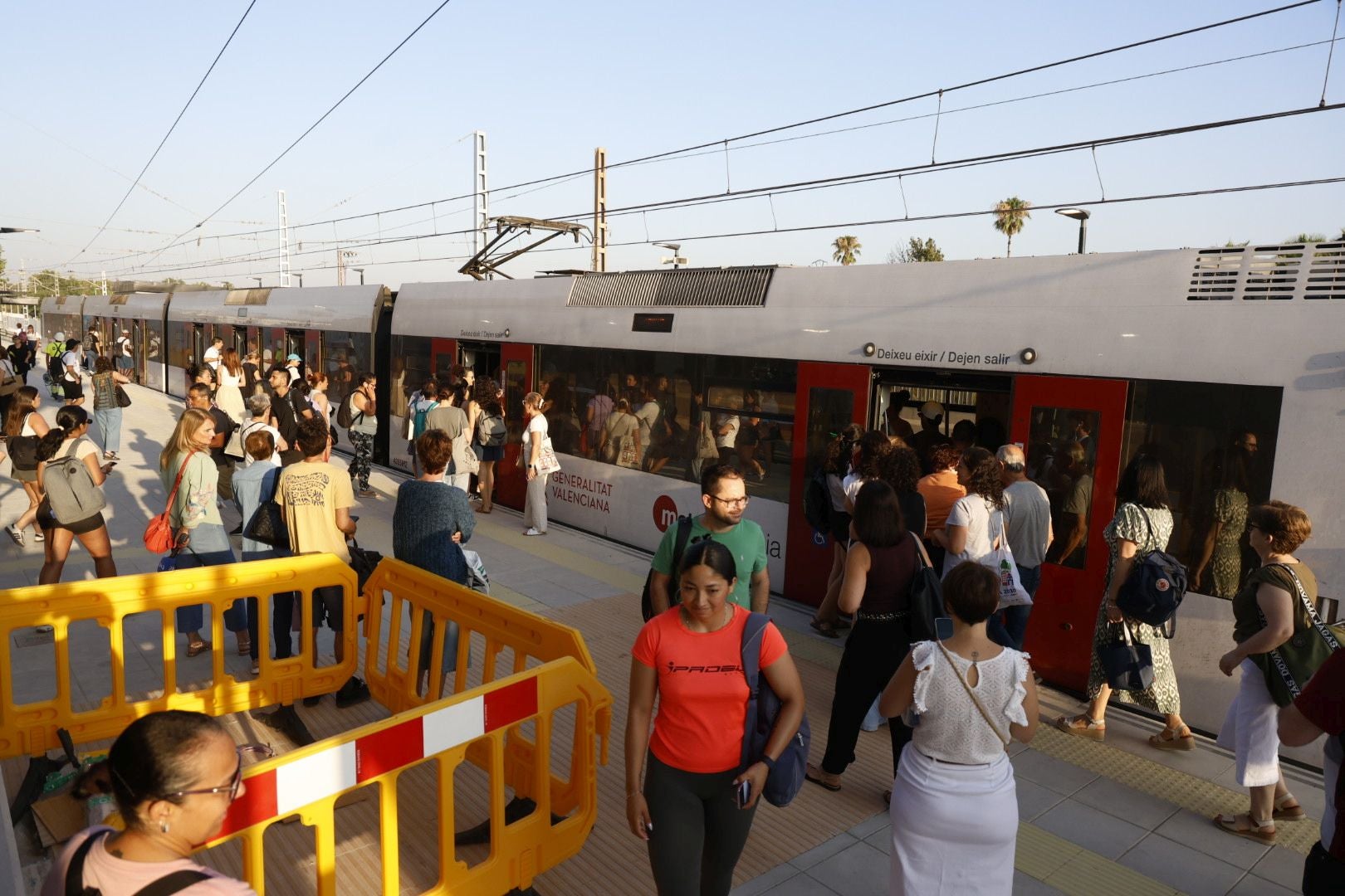 Todas las imágenes de apertura del metro en la zona cero de la dana
