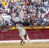 Andy Cartagena durante una faena.