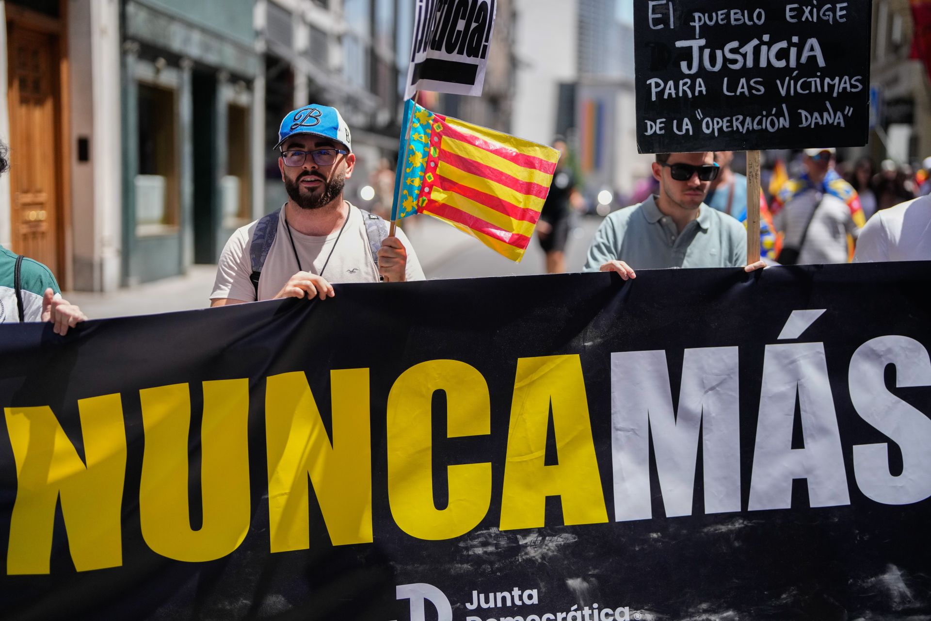 Víctimas de la dana se manifiestan en Madrid ocho meses después de la tragedia