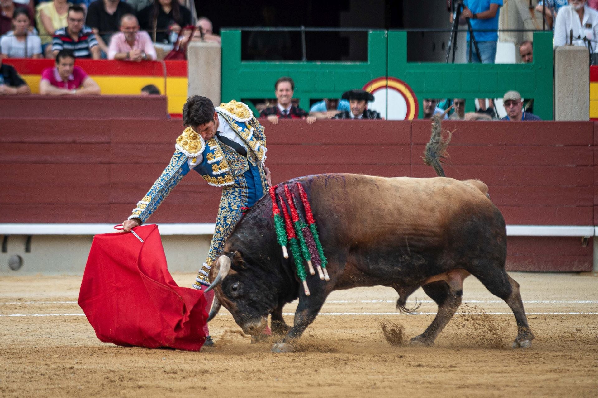 La plaza de toros de Castellón se viste de gala en su homenaje a Manuel Colonques