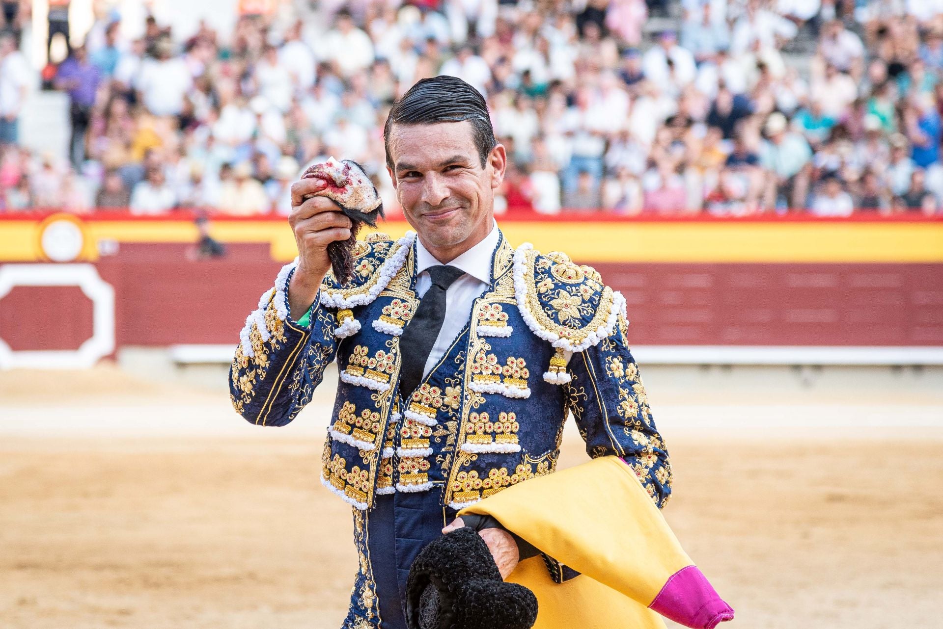 La plaza de toros de Castellón se viste de gala en su homenaje a Manuel Colonques