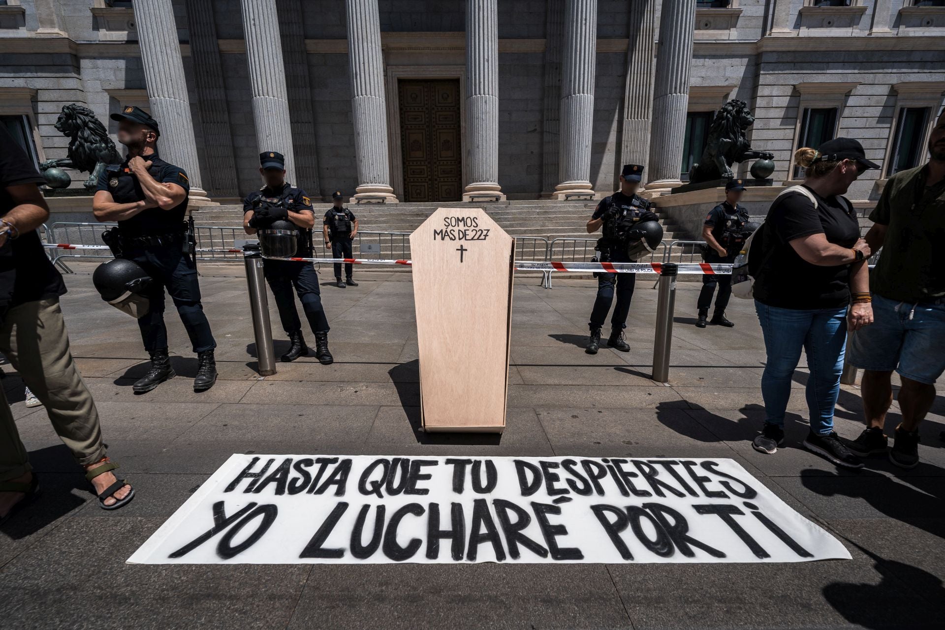 Víctimas de la dana se manifiestan en Madrid ocho meses después de la tragedia