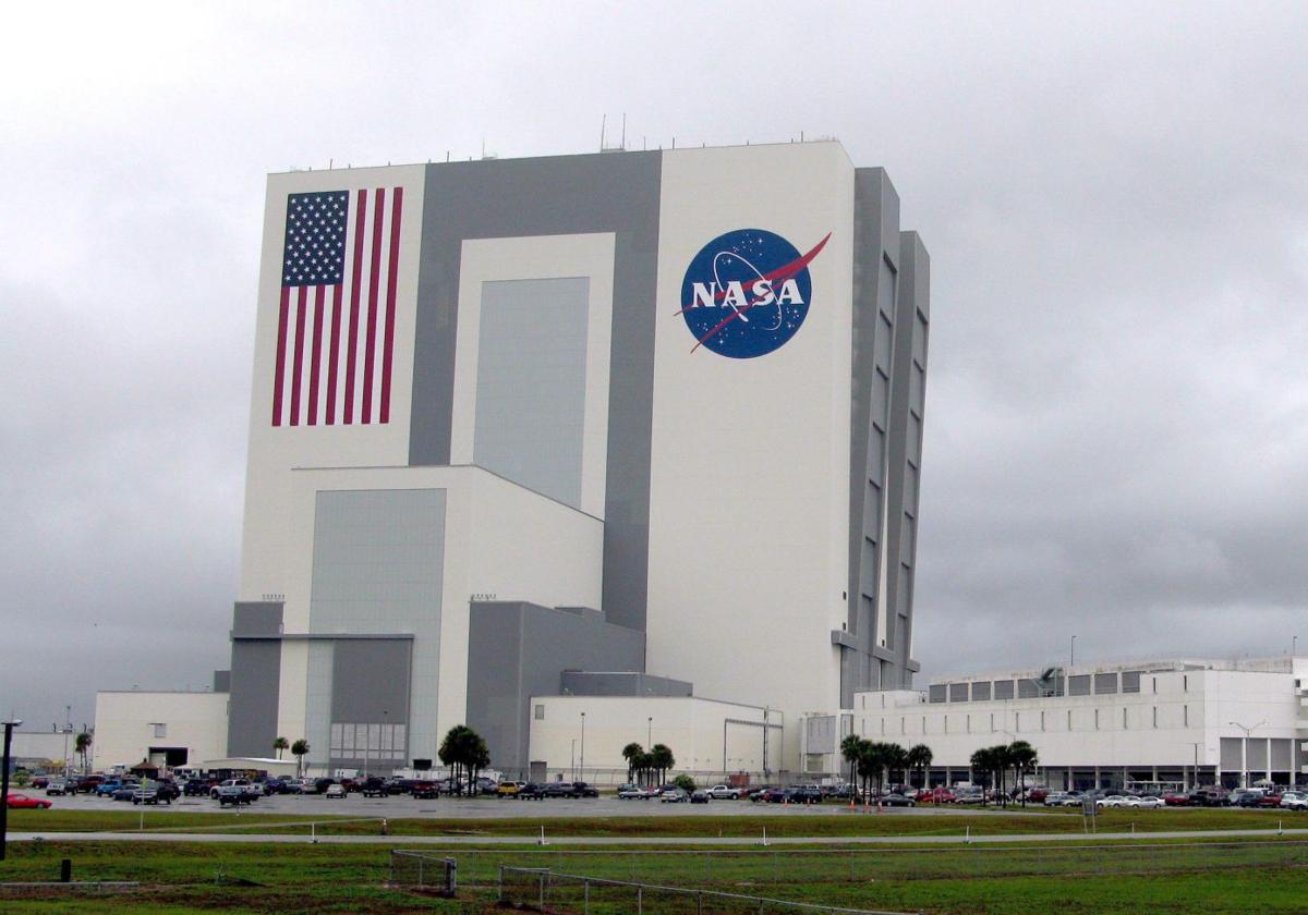Vista exterior del Centro Espacial Kennedy de la NASA en Cabo Cañaveral.