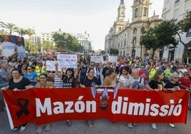 Representantes de las víctimas en la octava protesta por la gestión de la dana.